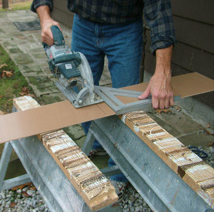 To Cut Laminate Flooring, Cutting Vinyl Plank Flooring With A Saw