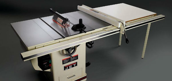 Cabinet Table Saw With Extended Table