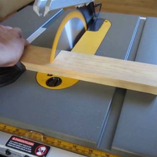 Making A Cross Cut With A Table Saw