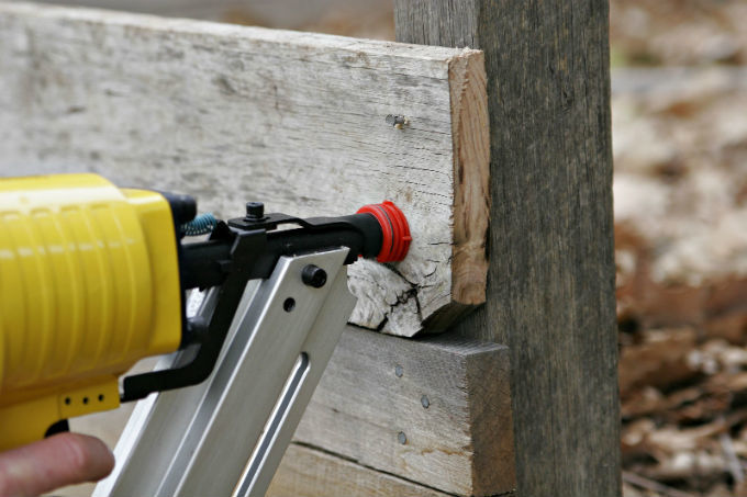 A Pneumatic Nail Gun Buying Guide Just For You