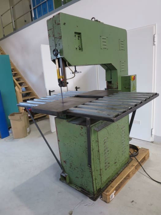 Vertical Band Saw