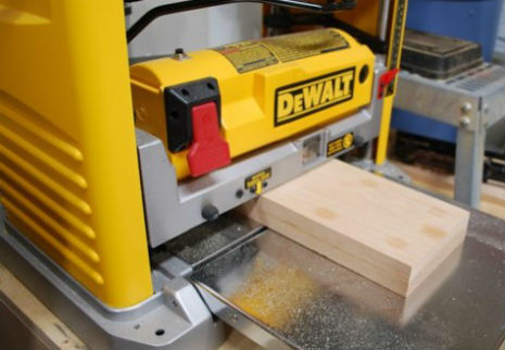 A Benchtop Thickness Planer